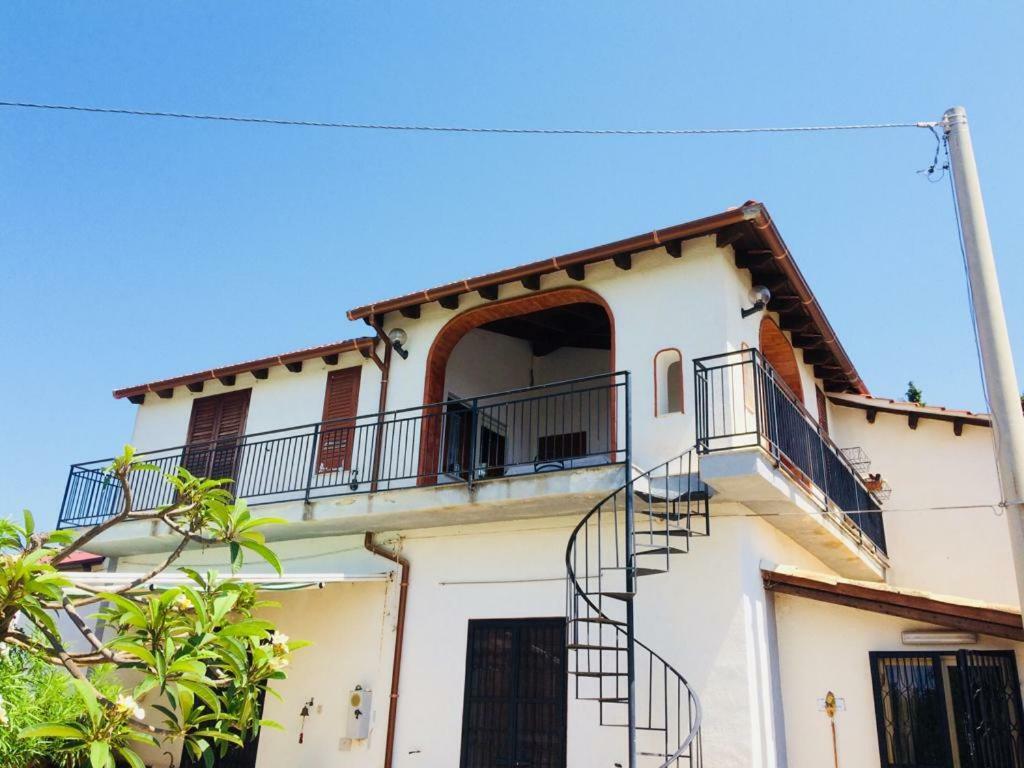 Casa Vacanza Mariaoliva Menfi Exterior foto